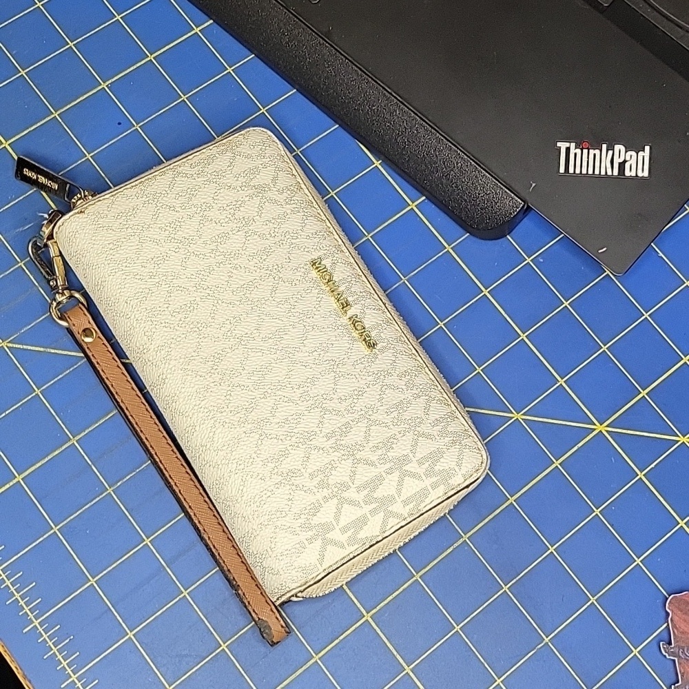 Michael Kors Jet Set Travel Large Continental Wallet Wristlet MK Vanilla Brown